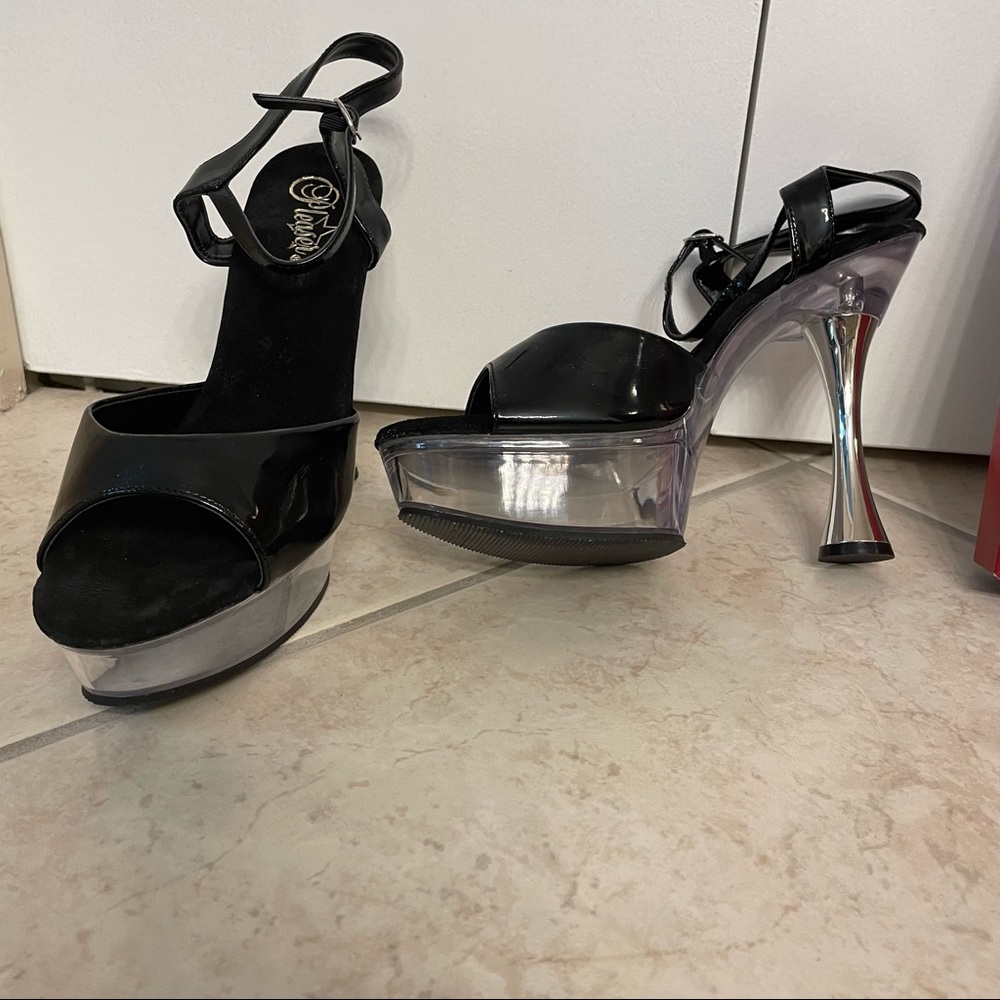 Pleaser Sweet-409 BlkPat/Blk-Silver
Platform Heels 10 New Never Worn
Ankle Strap